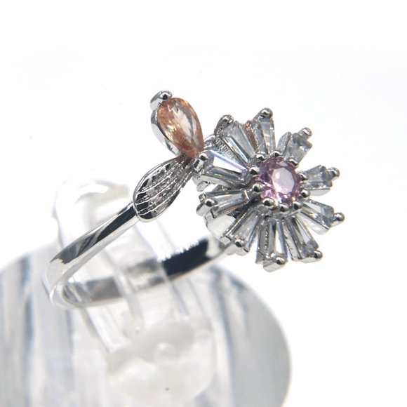 Silver ring with CZ Daisy, has pink center stone and topaz accent. - Picture 5 of 5